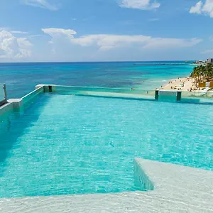 https://smile-at-the-sound-of-the-waves.quintano-roohotels.com