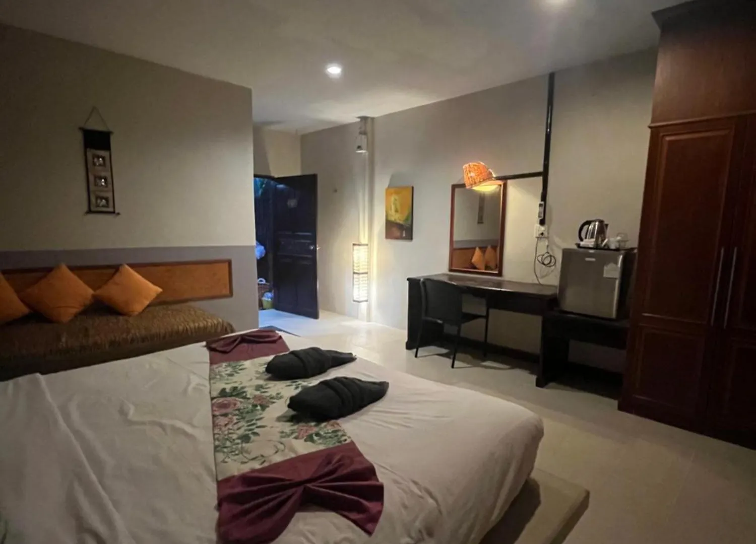 Nin Kantiang Bay Ko Lanta Thailand